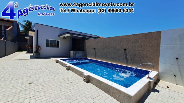 Casa  nova para venda  com 2 quartos, piscina em Itanhaem